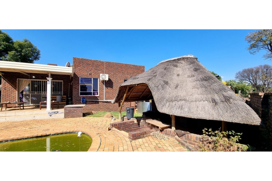 3 Bedroom Property for Sale in Mulbarton Gauteng