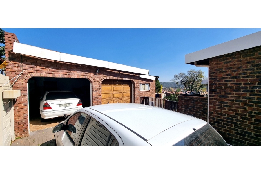 3 Bedroom Property for Sale in Mulbarton Gauteng