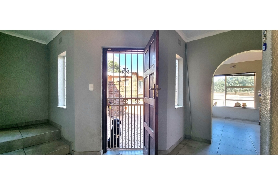 3 Bedroom Property for Sale in Mulbarton Gauteng