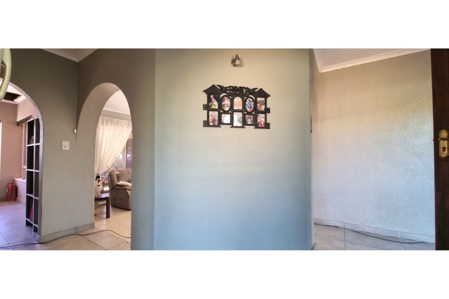 3 Bedroom Property for Sale in Mulbarton Gauteng