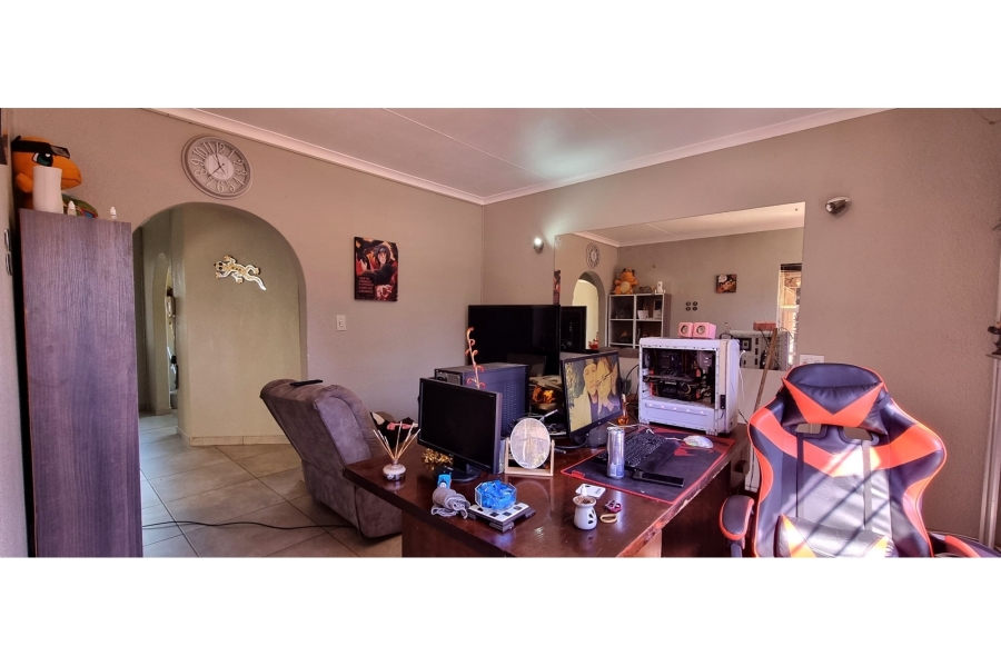3 Bedroom Property for Sale in Mulbarton Gauteng