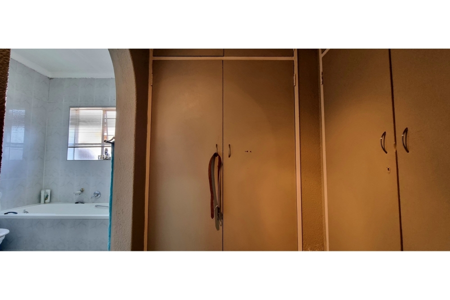 3 Bedroom Property for Sale in Mulbarton Gauteng