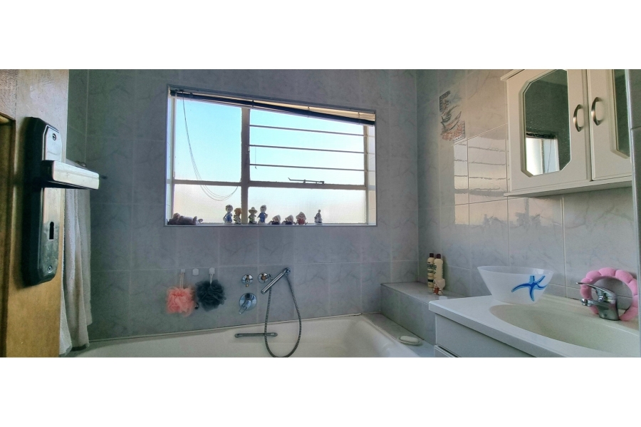 3 Bedroom Property for Sale in Mulbarton Gauteng