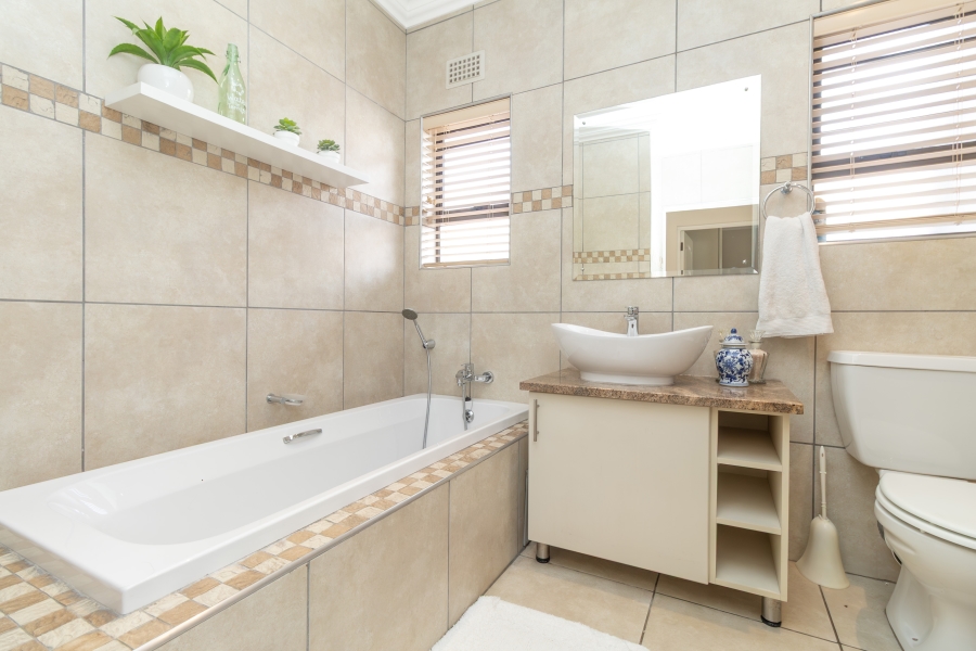 3 Bedroom Property for Sale in Douglasdale Gauteng
