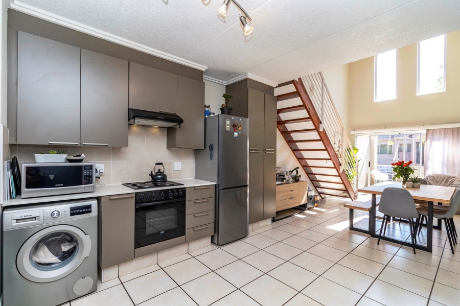 To Let 2 Bedroom Property for Rent in Bryanston Gauteng
