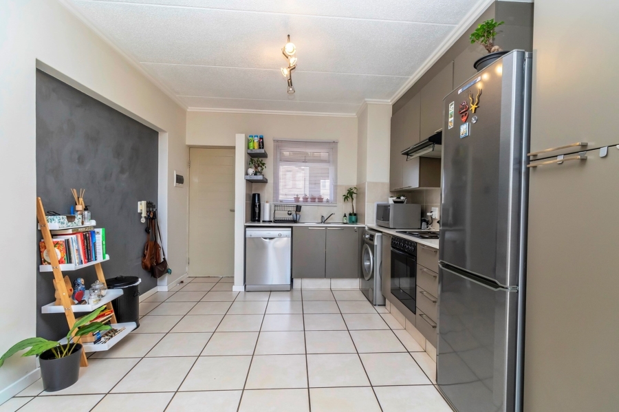 To Let 2 Bedroom Property for Rent in Bryanston Gauteng