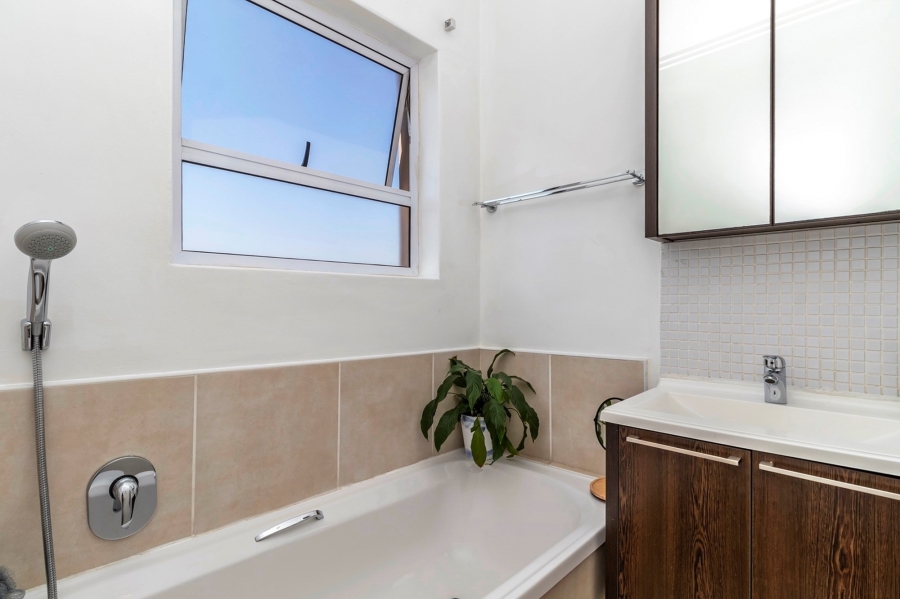 To Let 2 Bedroom Property for Rent in Bryanston Gauteng