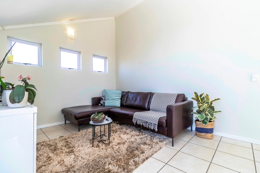 To Let 2 Bedroom Property for Rent in Bryanston Gauteng