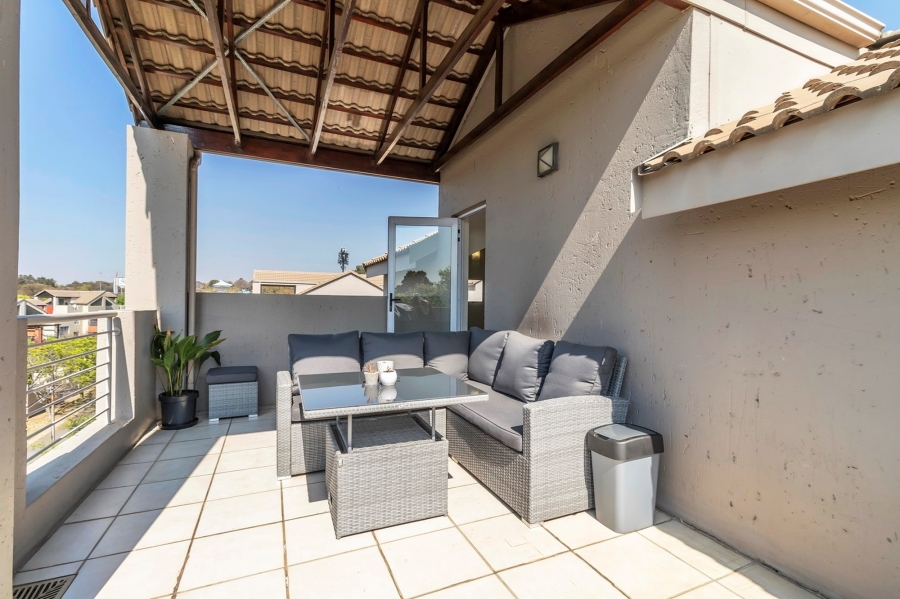 To Let 2 Bedroom Property for Rent in Bryanston Gauteng