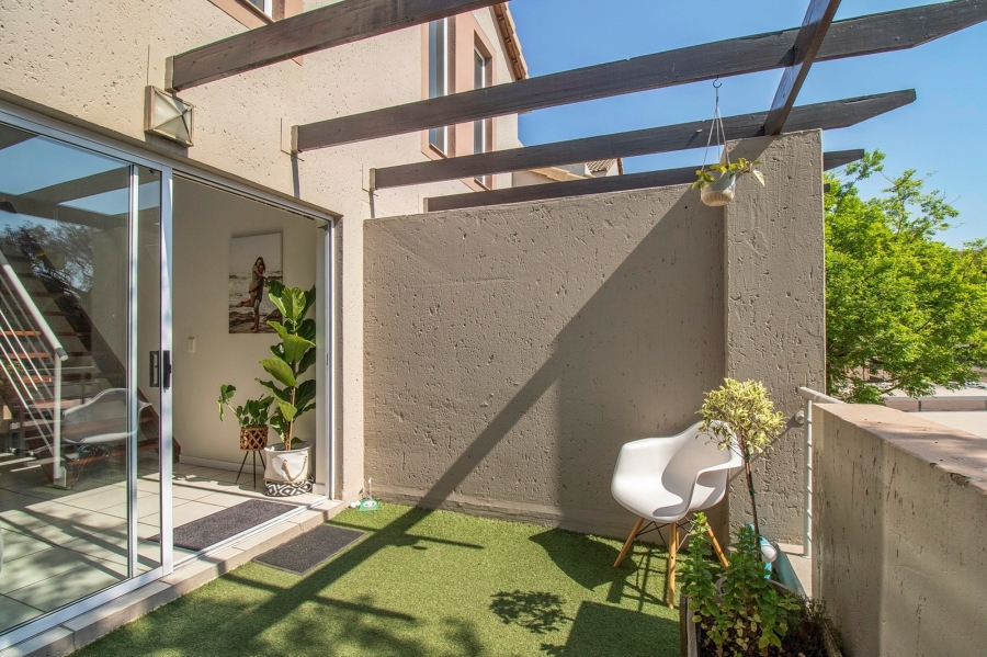 To Let 2 Bedroom Property for Rent in Bryanston Gauteng