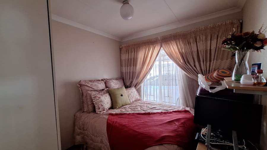 3 Bedroom Property for Sale in Olievenhoutbosch Gauteng