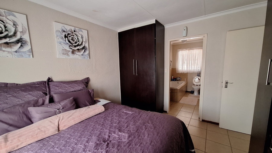 3 Bedroom Property for Sale in Olievenhoutbosch Gauteng