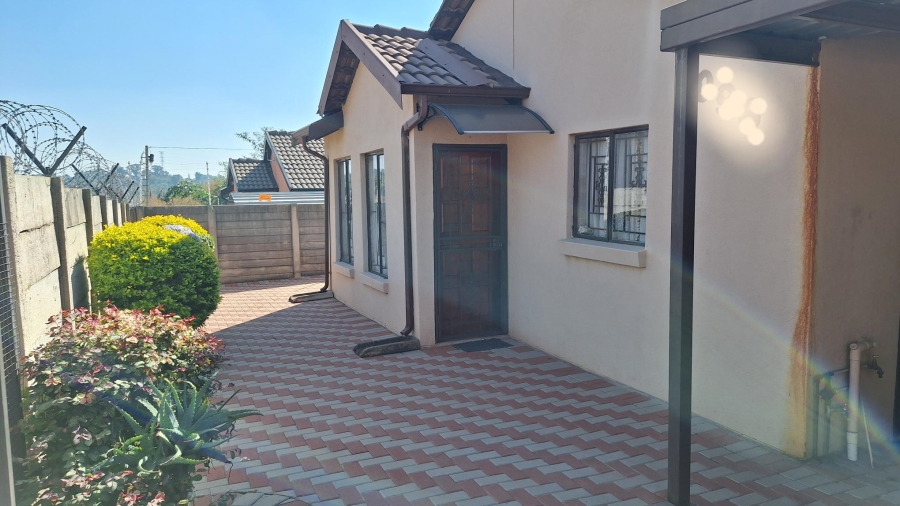3 Bedroom Property for Sale in Olievenhoutbosch Gauteng