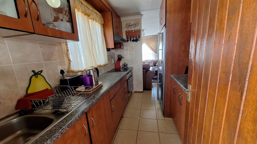 3 Bedroom Property for Sale in Olievenhoutbosch Gauteng