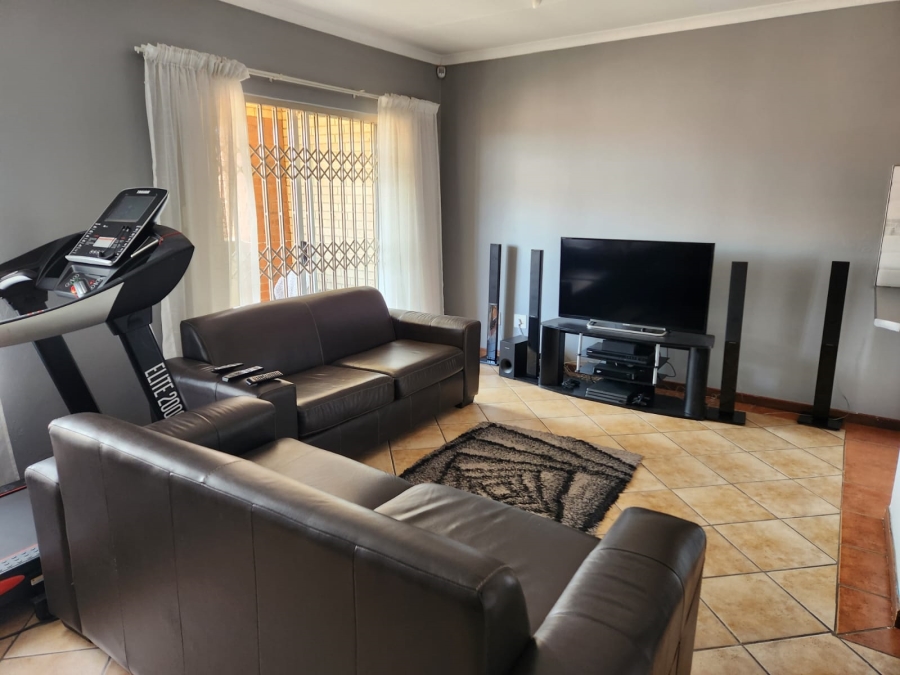To Let 2 Bedroom Property for Rent in Mooikloof Ridge Gauteng