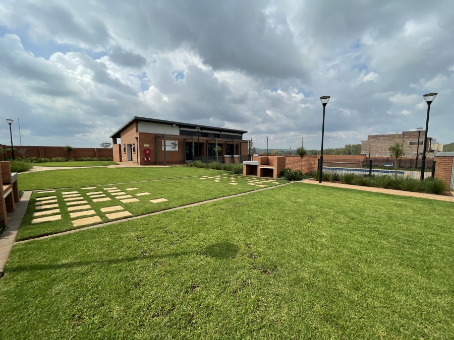 4 Bedroom Property for Sale in Clayville Gauteng