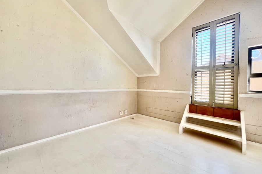 1 Bedroom Property for Sale in Lonehill Gauteng