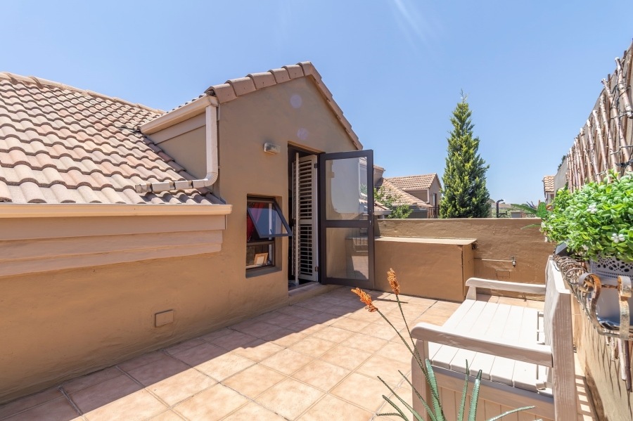 1 Bedroom Property for Sale in Lonehill Gauteng