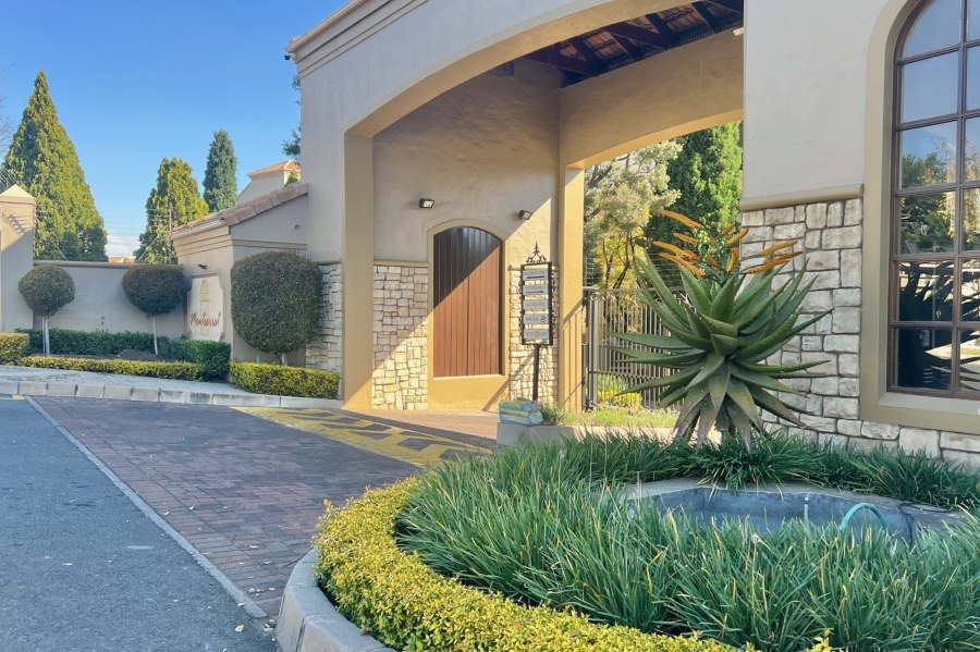 1 Bedroom Property for Sale in Lonehill Gauteng