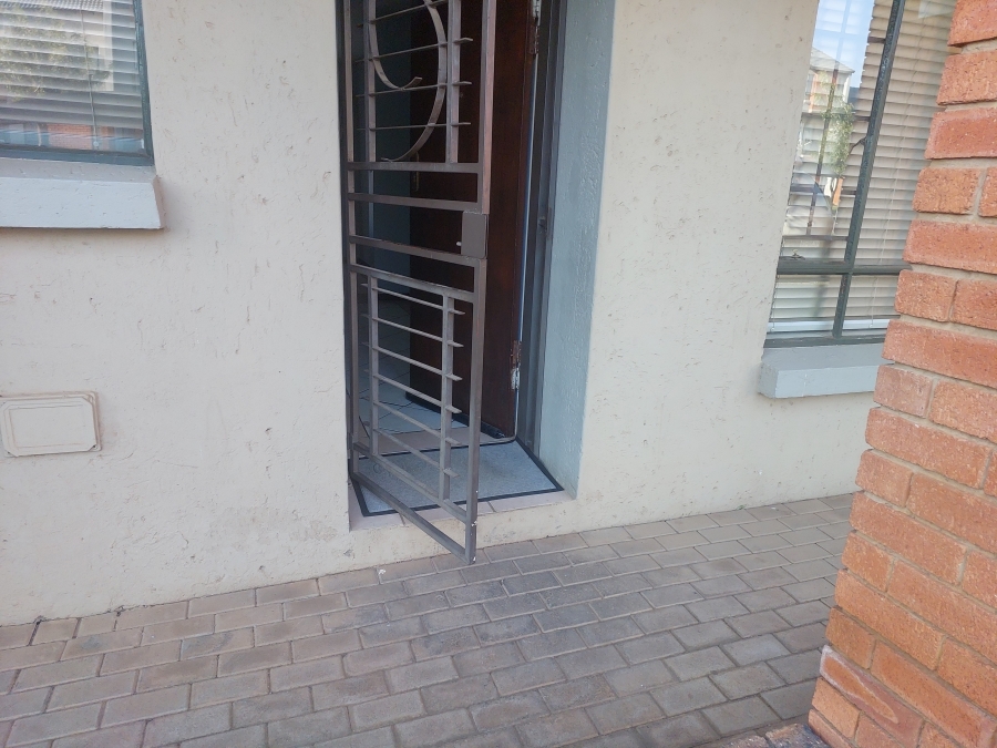 2 Bedroom Property for Sale in The Orchards Gauteng