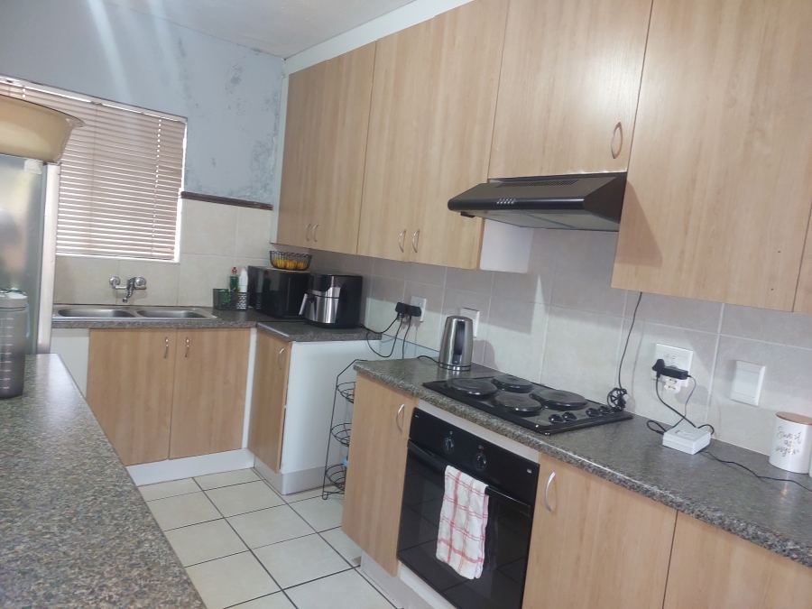 2 Bedroom Property for Sale in The Orchards Gauteng