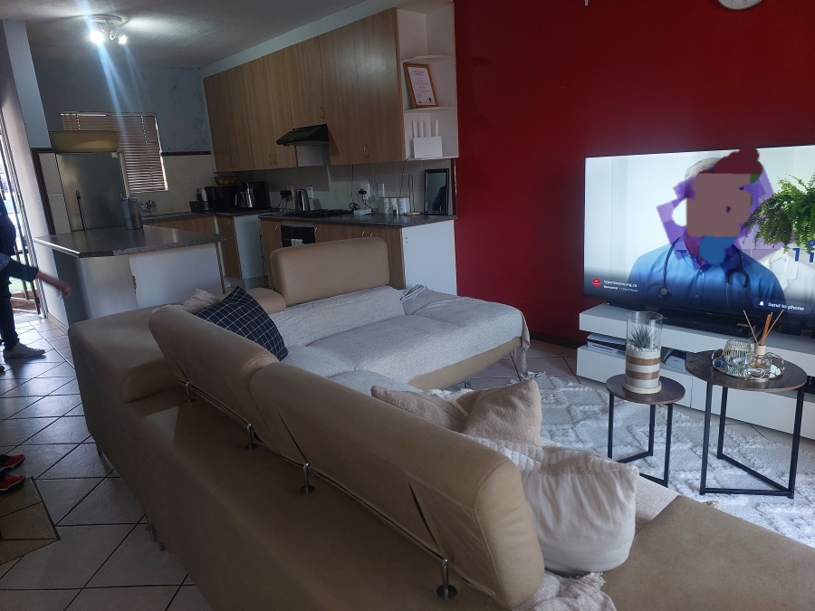 2 Bedroom Property for Sale in The Orchards Gauteng