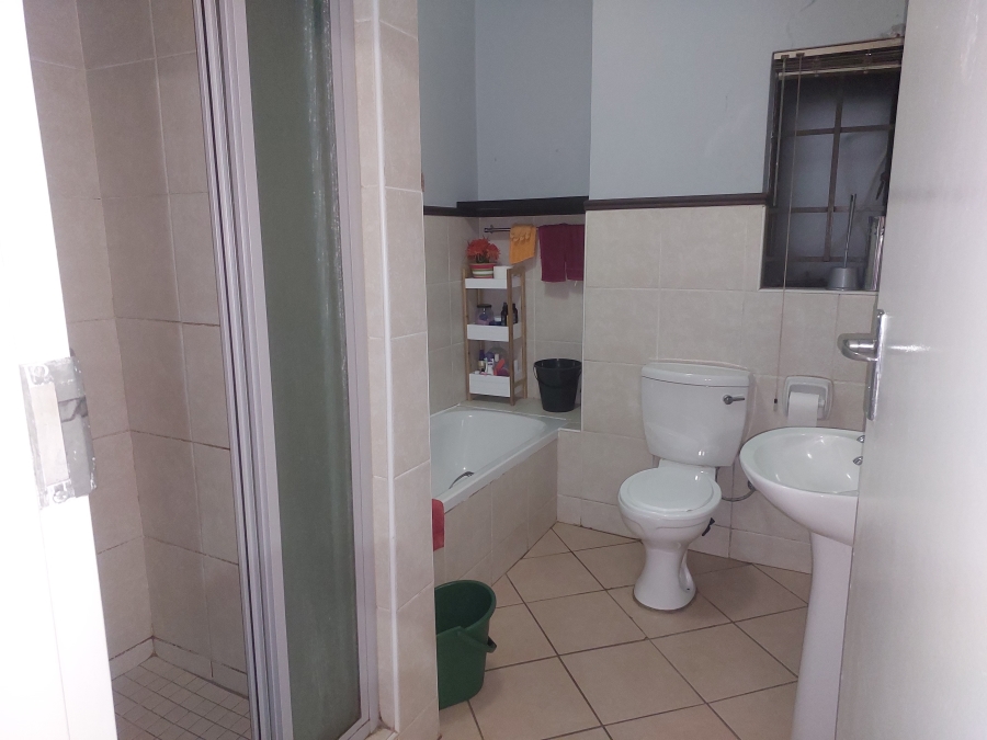 2 Bedroom Property for Sale in The Orchards Gauteng
