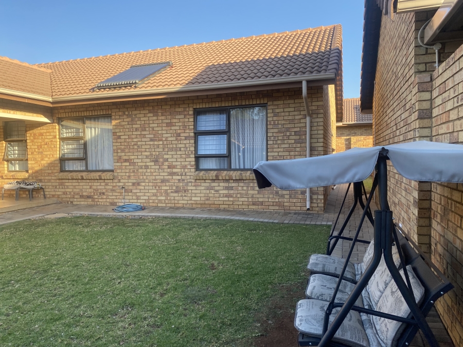 To Let 3 Bedroom Property for Rent in Willow Park Manor Gauteng