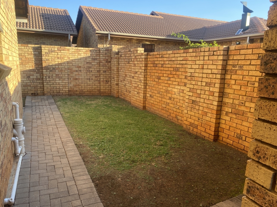 To Let 3 Bedroom Property for Rent in Willow Park Manor Gauteng