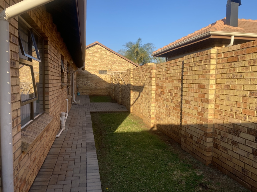 To Let 3 Bedroom Property for Rent in Willow Park Manor Gauteng