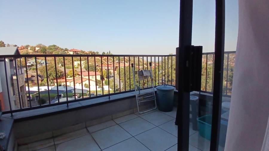 1 Bedroom Property for Sale in Oakdene Gauteng
