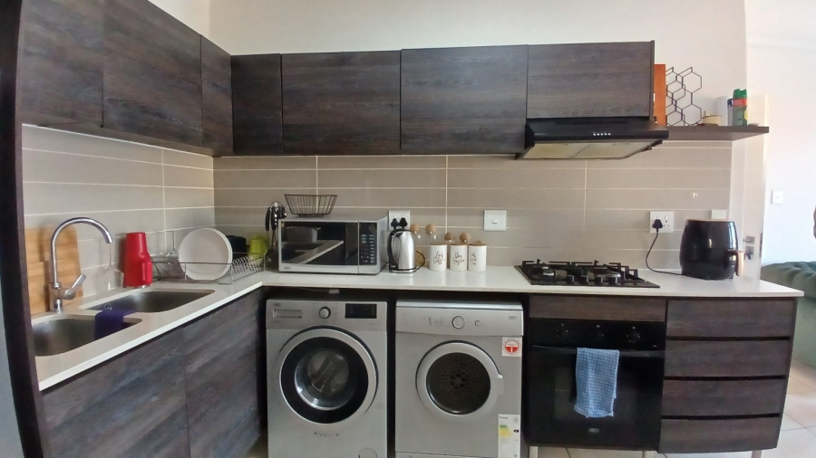 1 Bedroom Property for Sale in Oakdene Gauteng