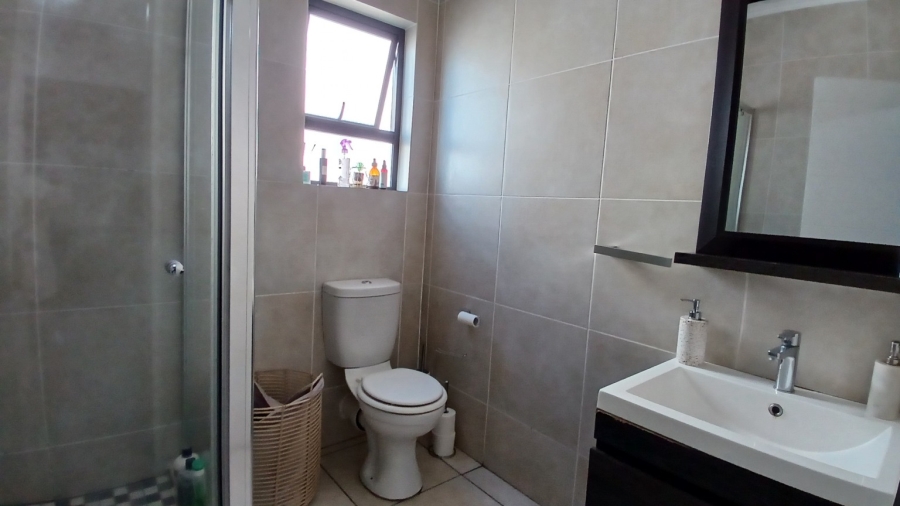 1 Bedroom Property for Sale in Oakdene Gauteng