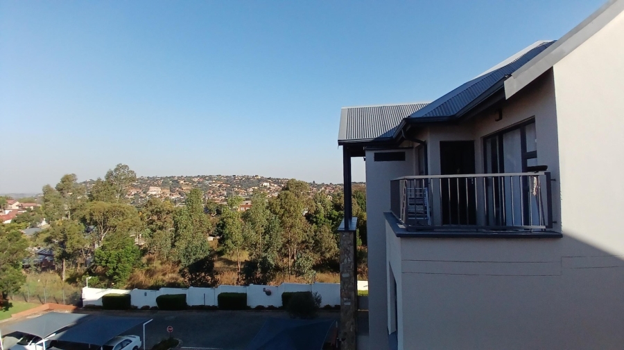 1 Bedroom Property for Sale in Oakdene Gauteng