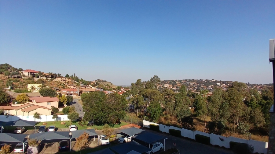 1 Bedroom Property for Sale in Oakdene Gauteng