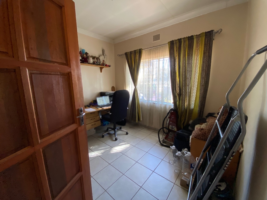 4 Bedroom Property for Sale in Booysens Gauteng