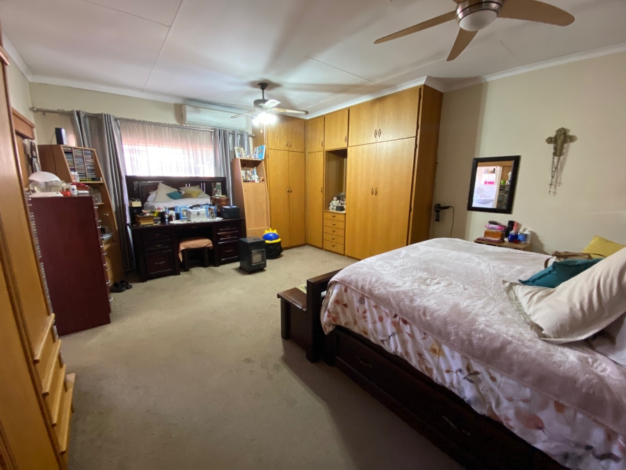 4 Bedroom Property for Sale in Booysens Gauteng
