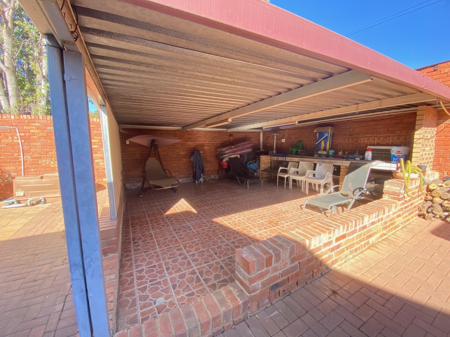 4 Bedroom Property for Sale in Booysens Gauteng