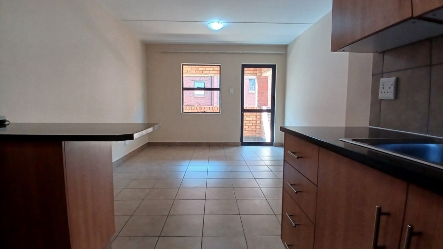 2 Bedroom Property for Sale in Olifantsvlei Gauteng