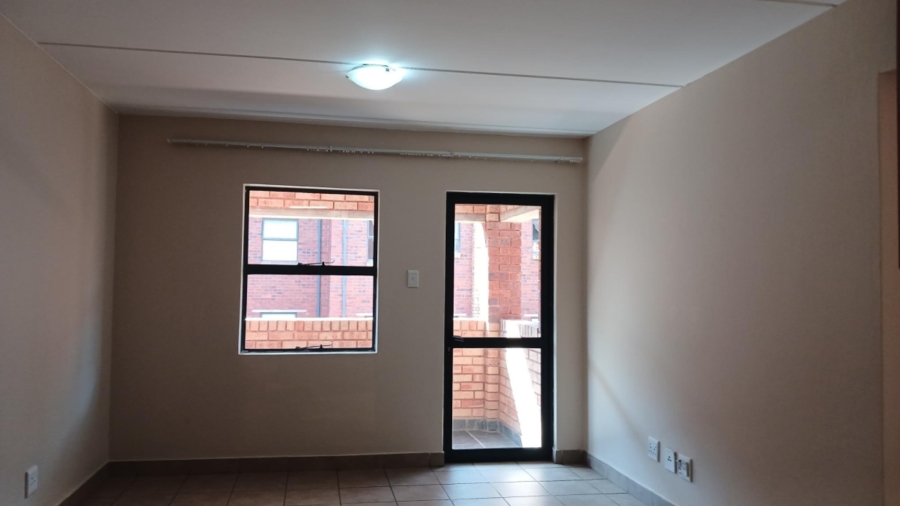 2 Bedroom Property for Sale in Olifantsvlei Gauteng