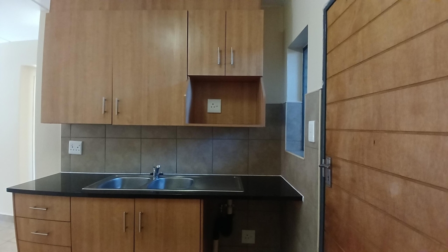 2 Bedroom Property for Sale in Olifantsvlei Gauteng