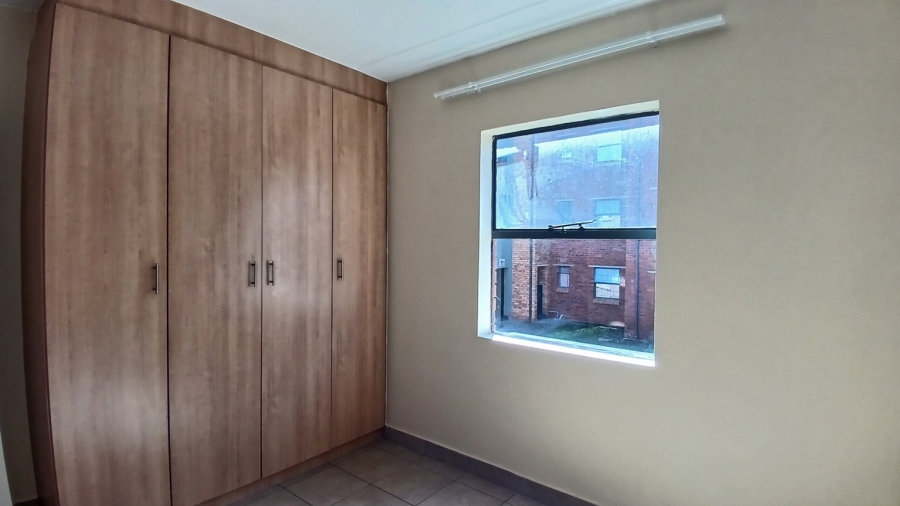 2 Bedroom Property for Sale in Olifantsvlei Gauteng