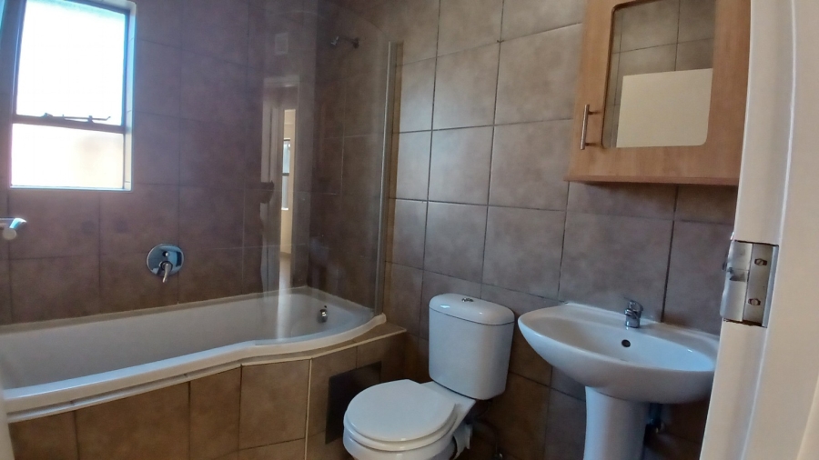 2 Bedroom Property for Sale in Olifantsvlei Gauteng