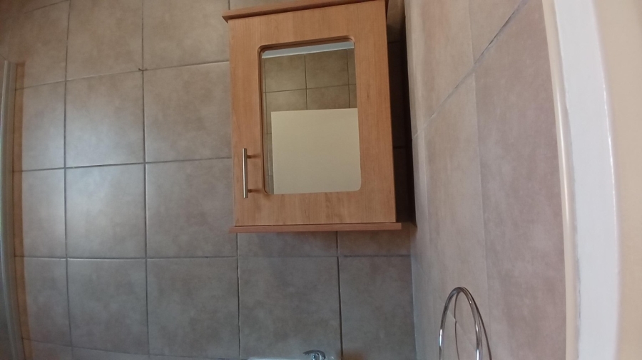 2 Bedroom Property for Sale in Olifantsvlei Gauteng