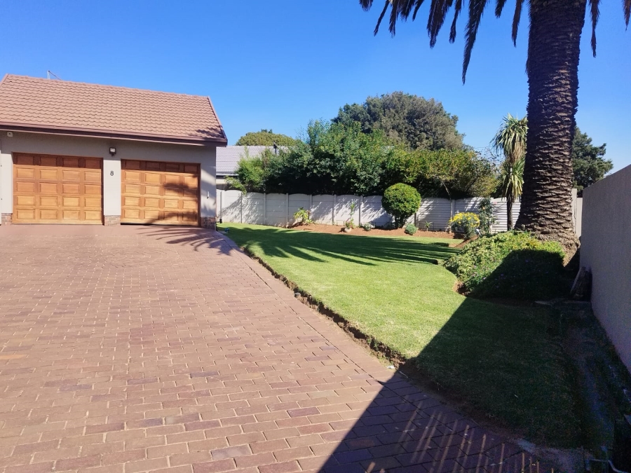 4 Bedroom Property for Sale in Birchleigh North Gauteng
