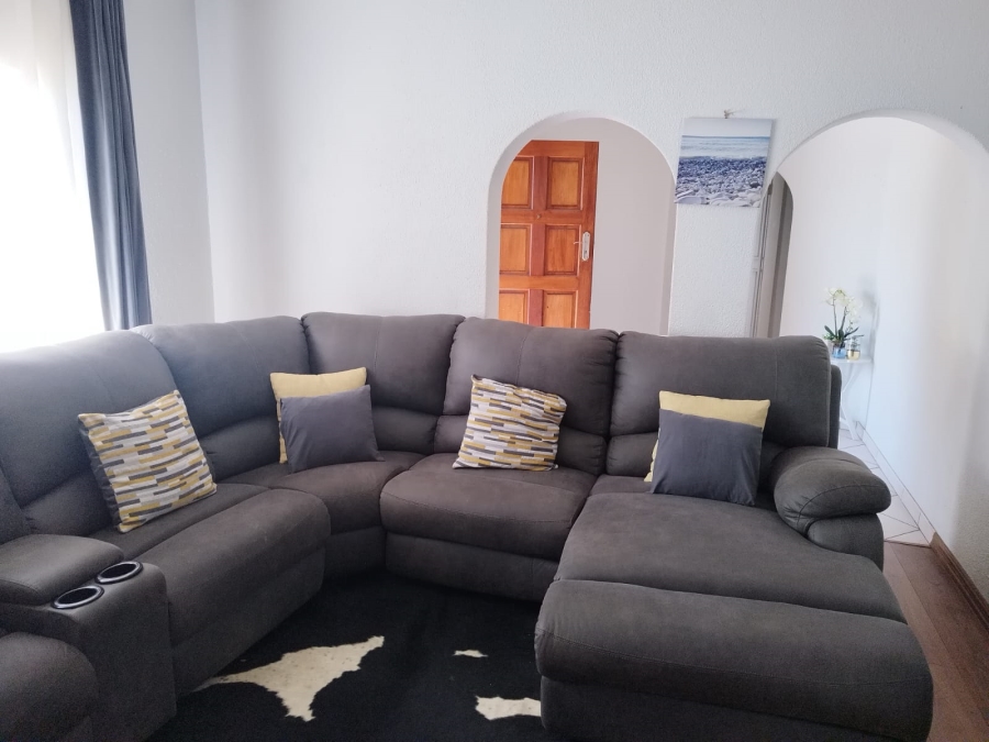 4 Bedroom Property for Sale in Birchleigh North Gauteng