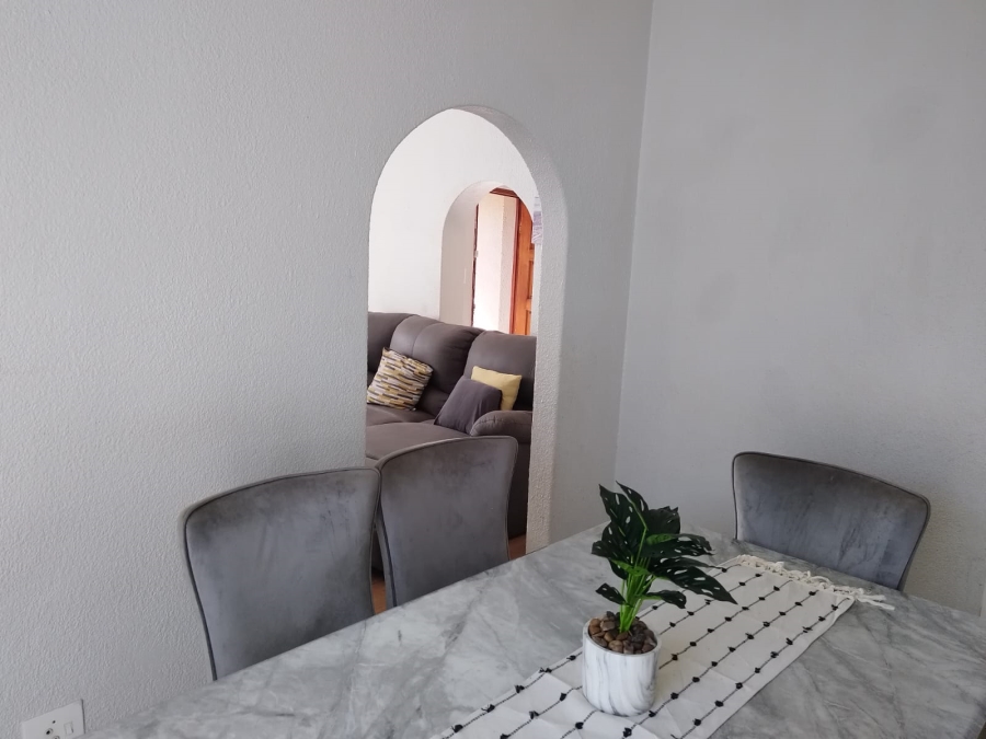 4 Bedroom Property for Sale in Birchleigh North Gauteng