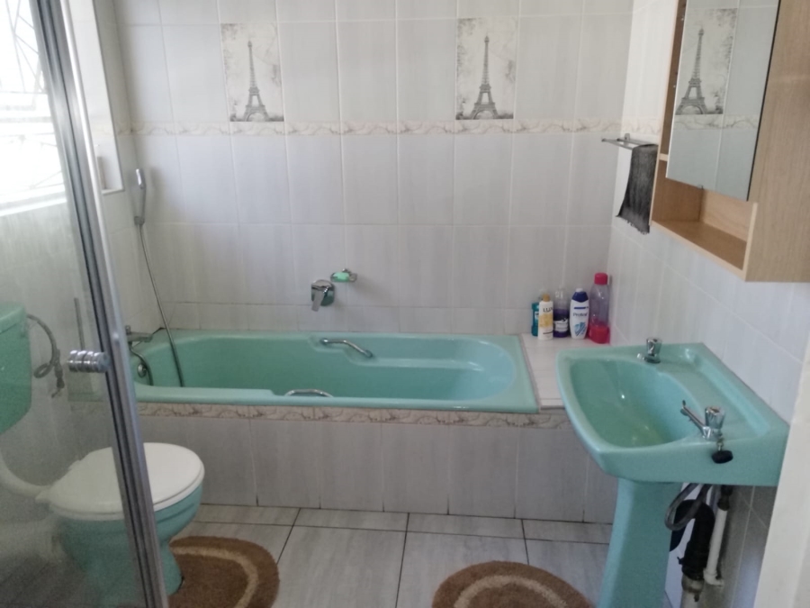 4 Bedroom Property for Sale in Birchleigh North Gauteng