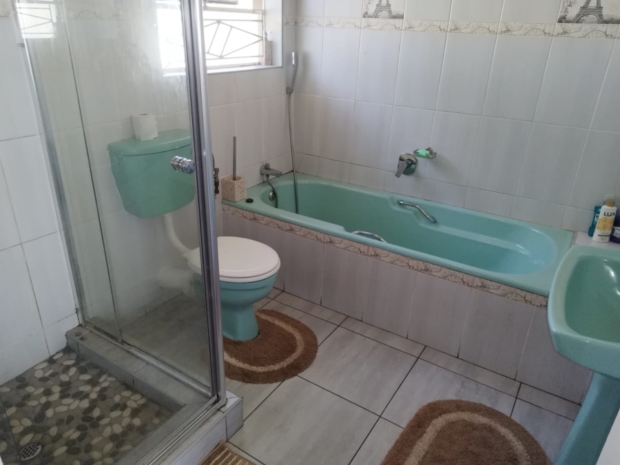 4 Bedroom Property for Sale in Birchleigh North Gauteng