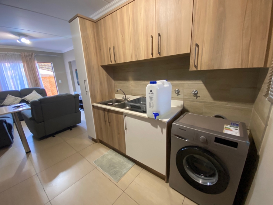 2 Bedroom Property for Sale in Andeon Gauteng